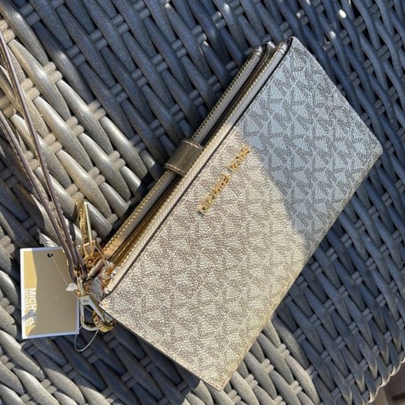 Michael Kors Jet Set Travel Large Double Zip Wristlet Wallet Pale Gold - Picture 3 of 16